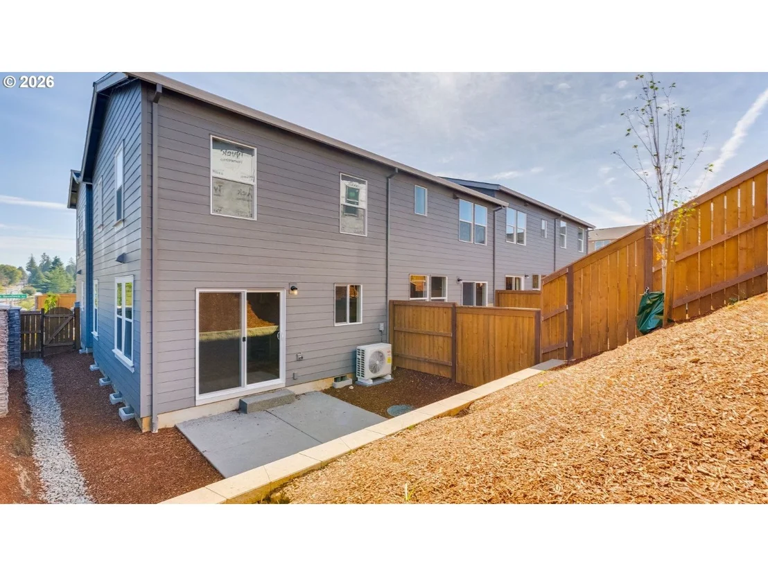 Photo of 1407 SE ROSEFINCH AVE