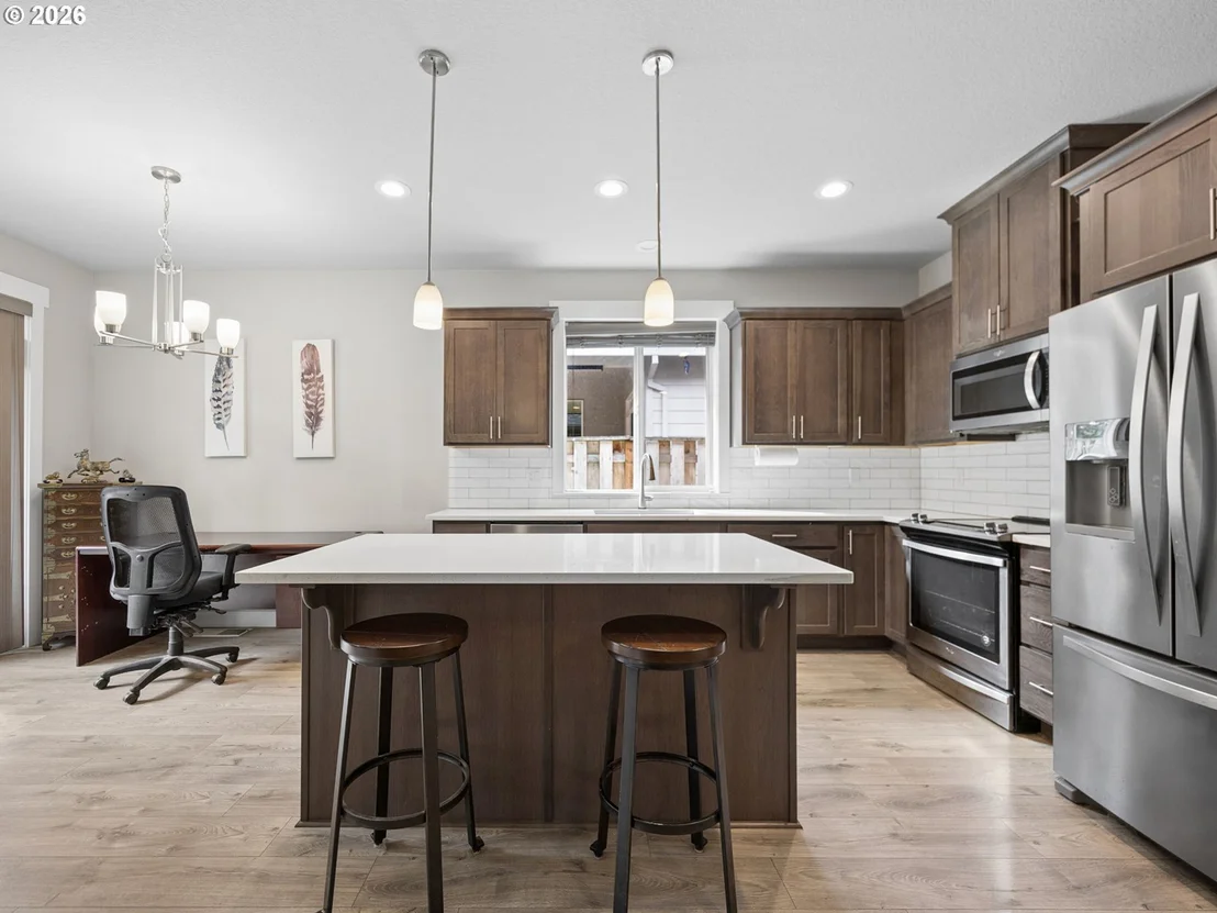 Photo of 1090 NE REGAN HILL LOOP