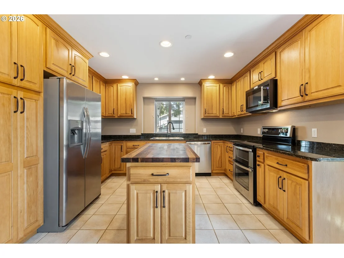 Photo of 660 18TH AVE