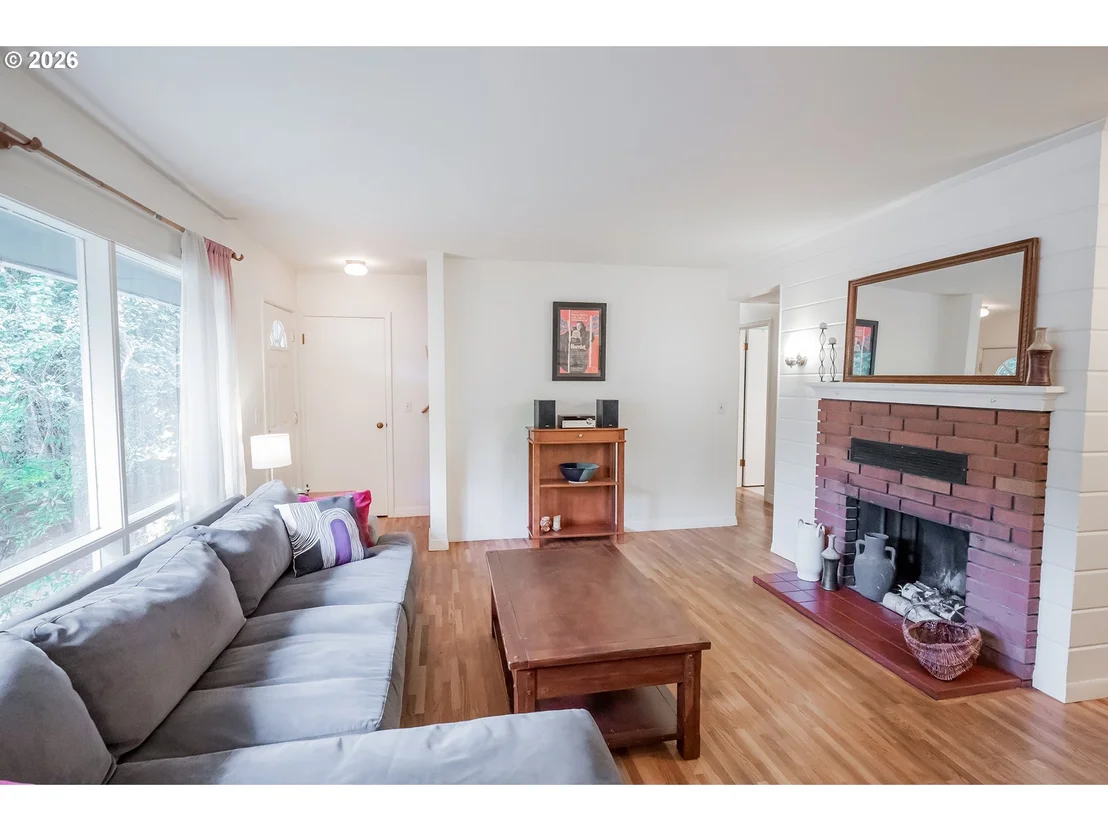 Photo of 541 W 21ST AVE