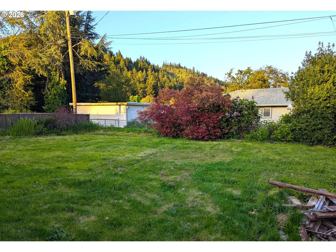 Photo of 76501 PORTAL DR