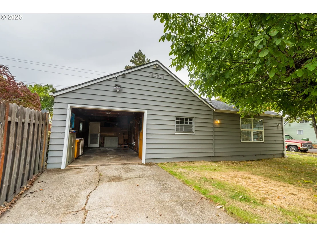 Photo of 495 20TH ST SE