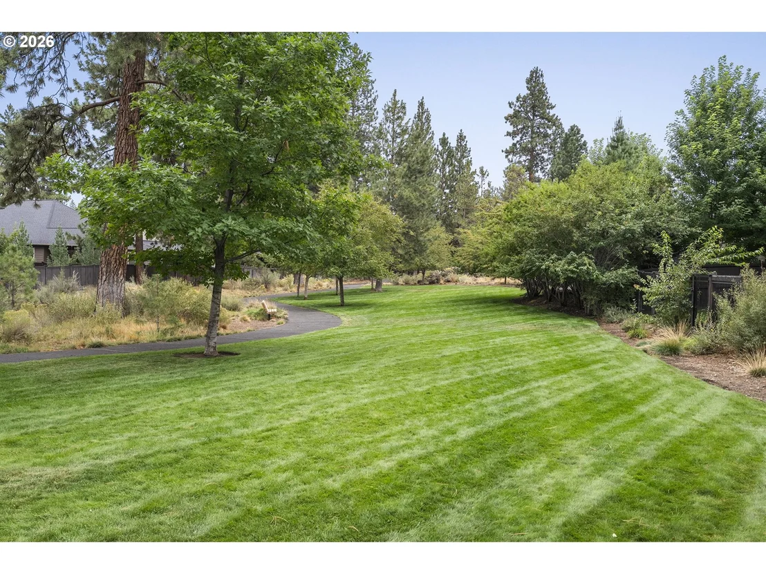 Photo of 60439 HEDGEWOOD LN