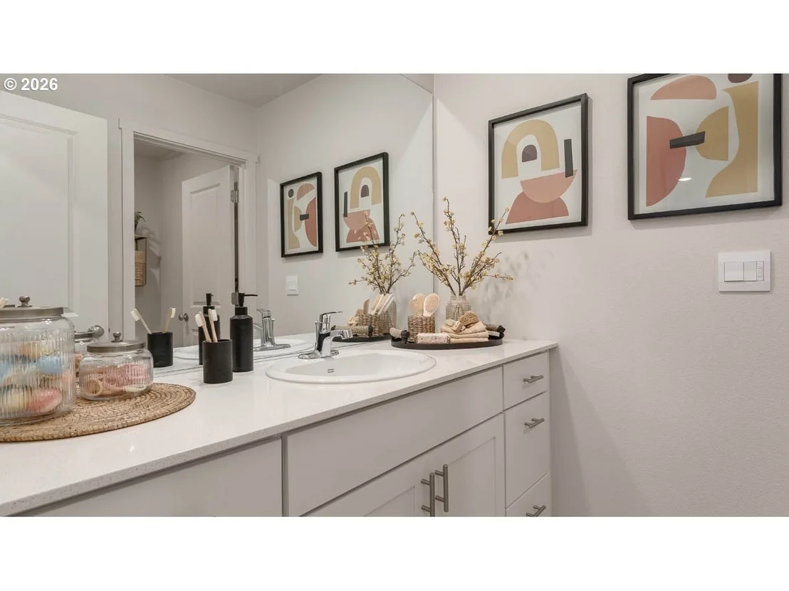 Photo of 502 Redmond ST NE