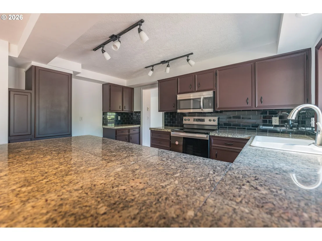 Photo of 3759 KEELER AVE