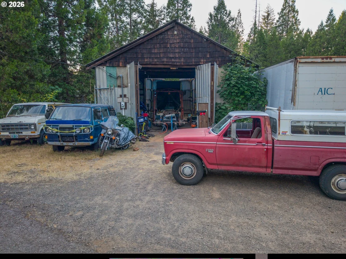 Photo of 55533 MCKENZIE RIVER DR