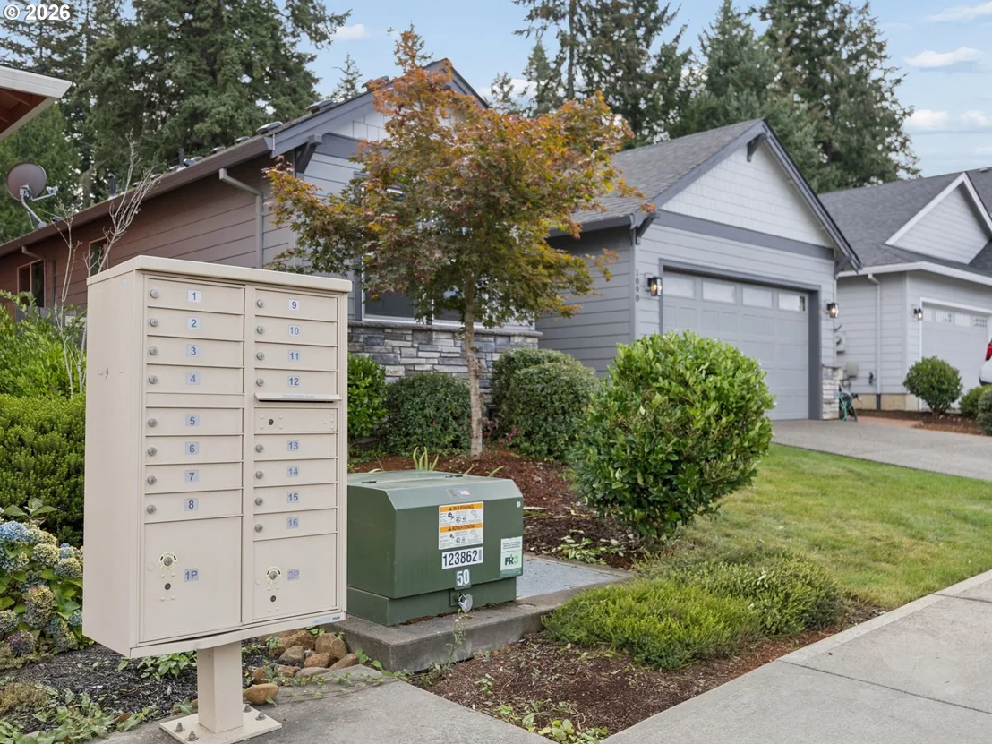 Photo of 1090 NE REGAN HILL LOOP