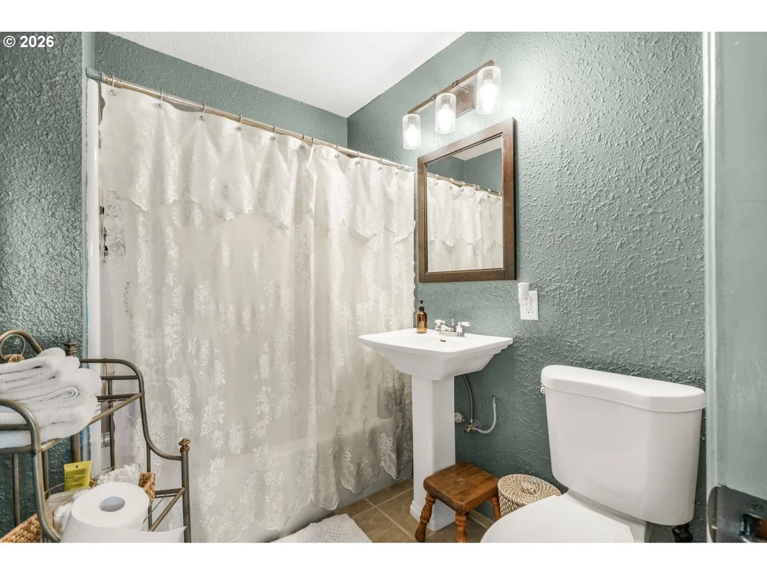 Photo of 5055 CEDAR ST