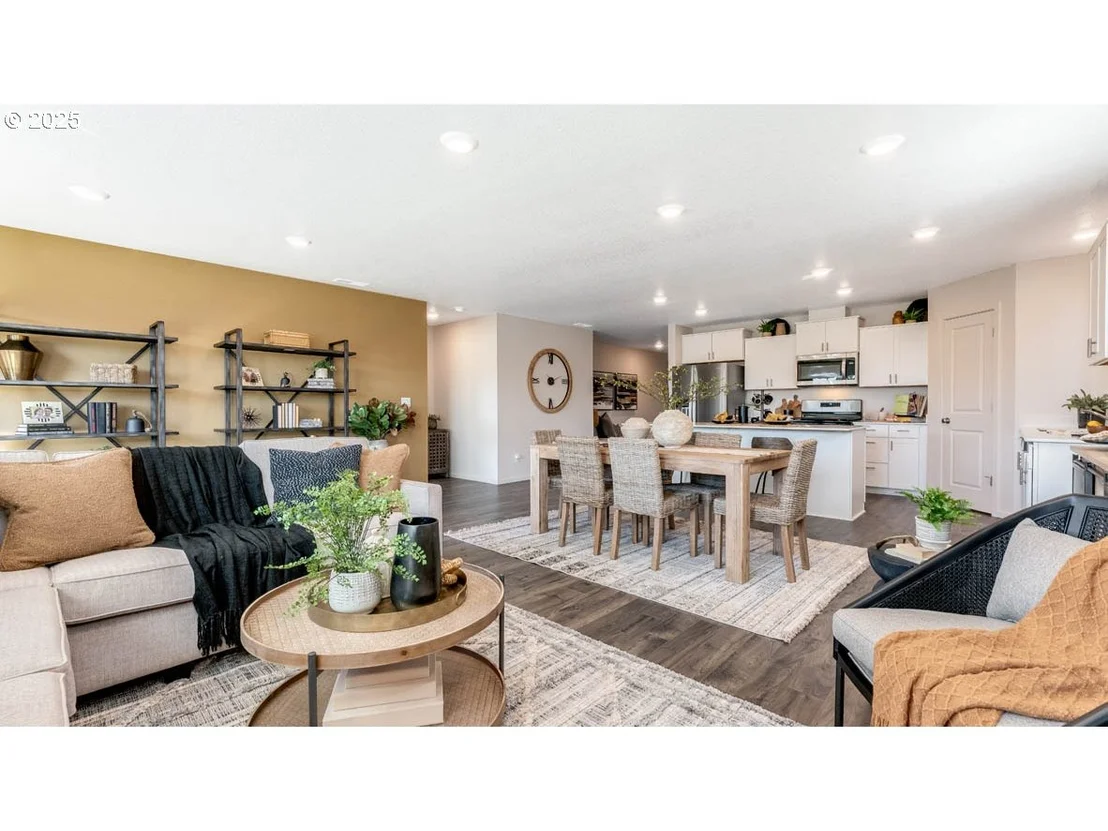 Photo of 121 Greencrest ST NE