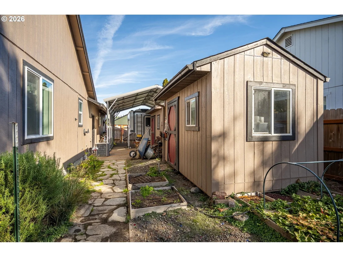 Photo of 1061 APPLEGATE PL