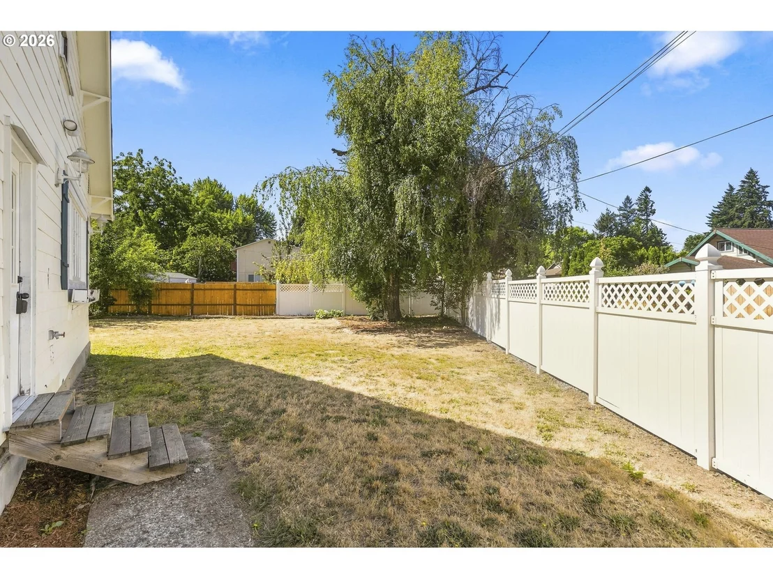 Photo of 1241 DIVISION ST