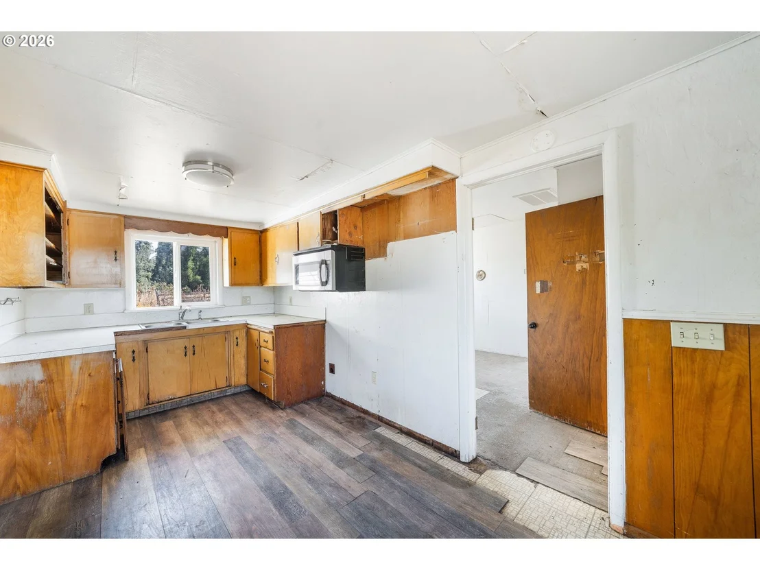 Photo of 38542 DEXTER RD
