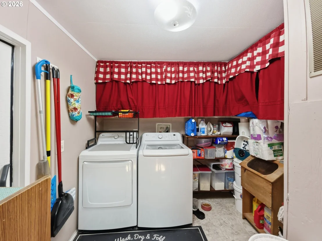 Photo of Unit 39 at 2145 31ST ST