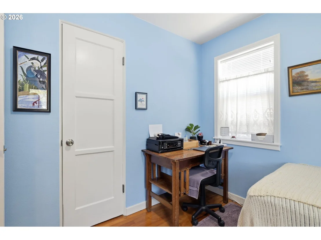 Photo of 1385 PARKER ST