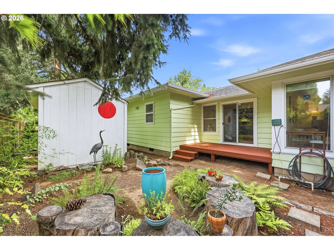 Photo of 595 DARTMOOR DR