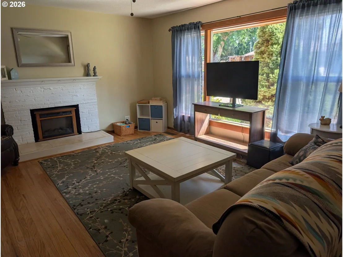 Photo of 4166 SW PERKINS AVE