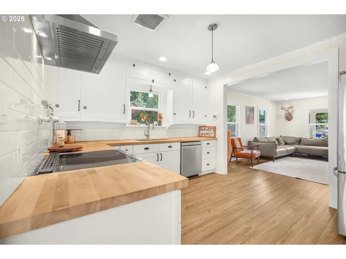 Photo of 122 ROCK ST