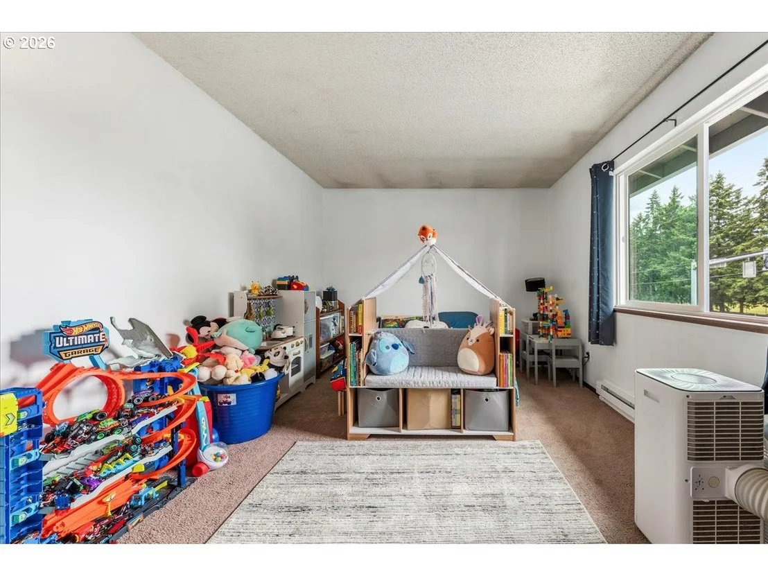 Photo of 1649 NE KANE DR