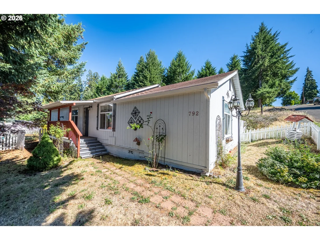 Photo of 792 CLONE AVE