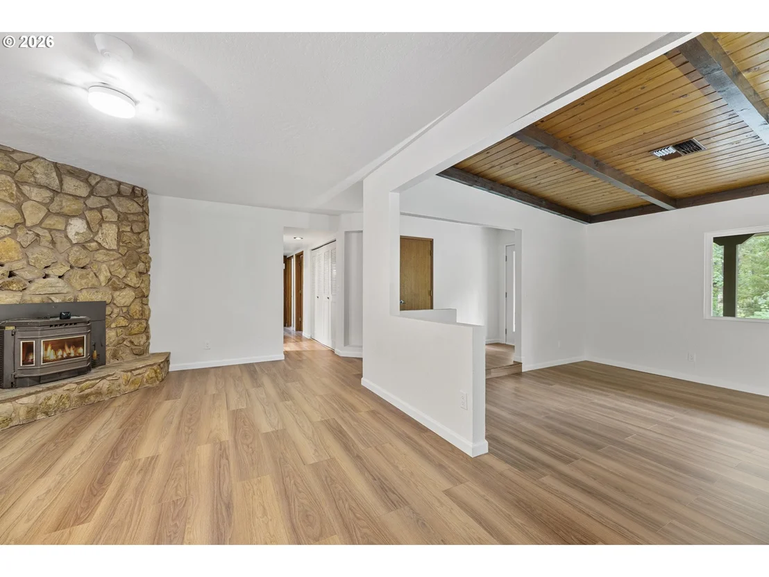 Photo of 135 ROLLING HILLS DR