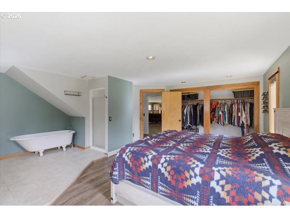Photo of 40875 PEOPLES DR