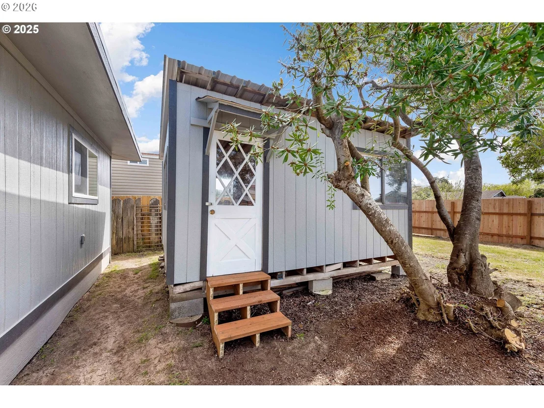 Photo of 165 N 15TH ST