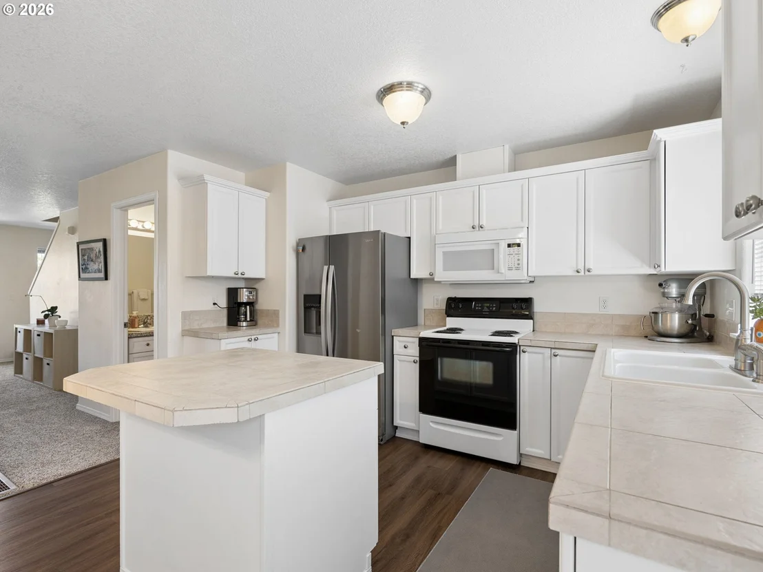 Photo of 1384 SW 22ND TER