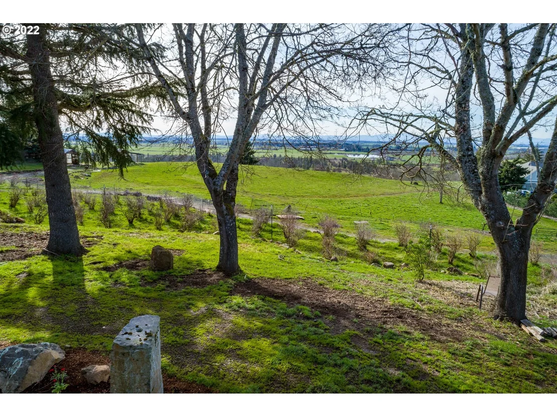 Photo of 33530 MOUNT TOM DR