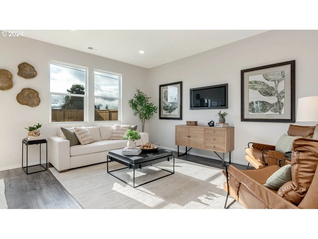 Photo of 374 Reno ST NE