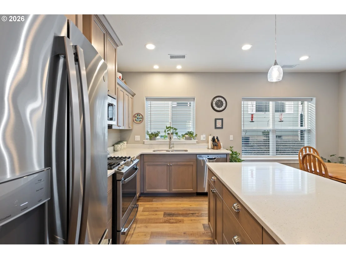 Photo of 582 FAIRWAY ESTATES DR