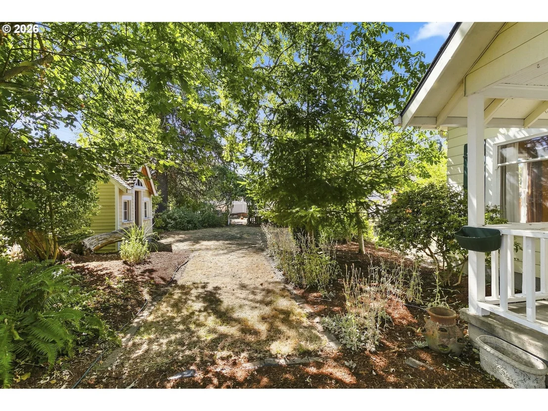 Photo of 1241 DIVISION ST