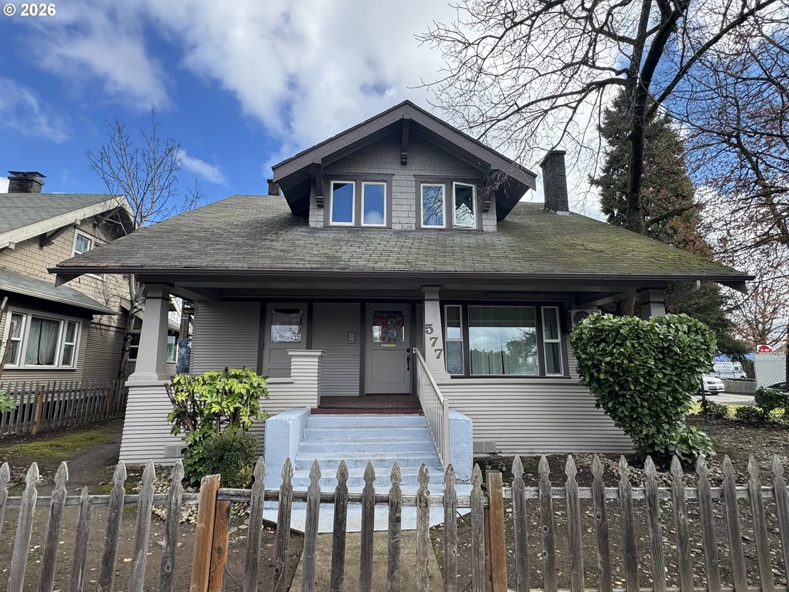 Photo of 577 MADISON ST