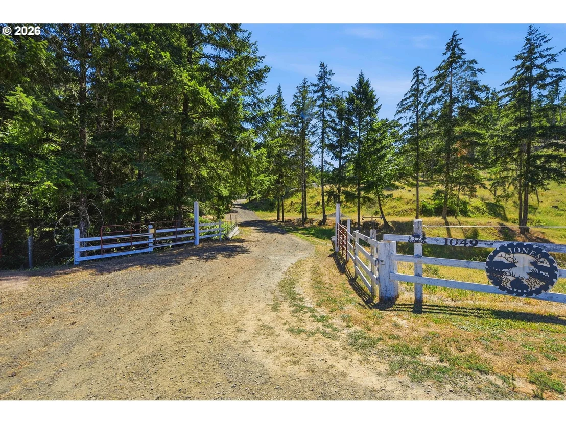 Photo of 1060 MURDOCK DR