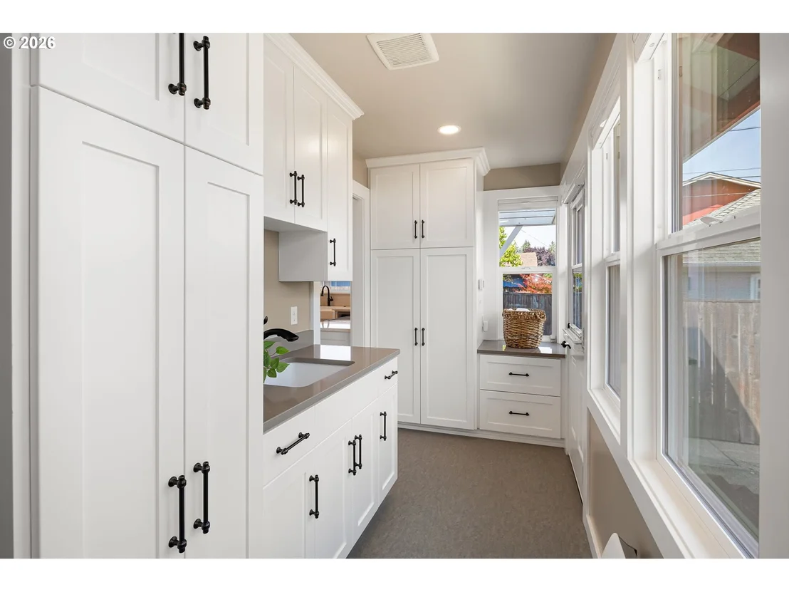 Photo of 199 SANTA CLARA AVE