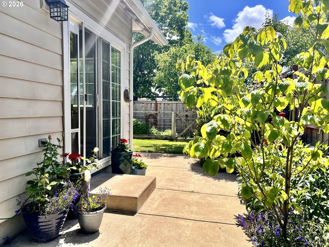 Photo of 190 NAISMITH BLVD