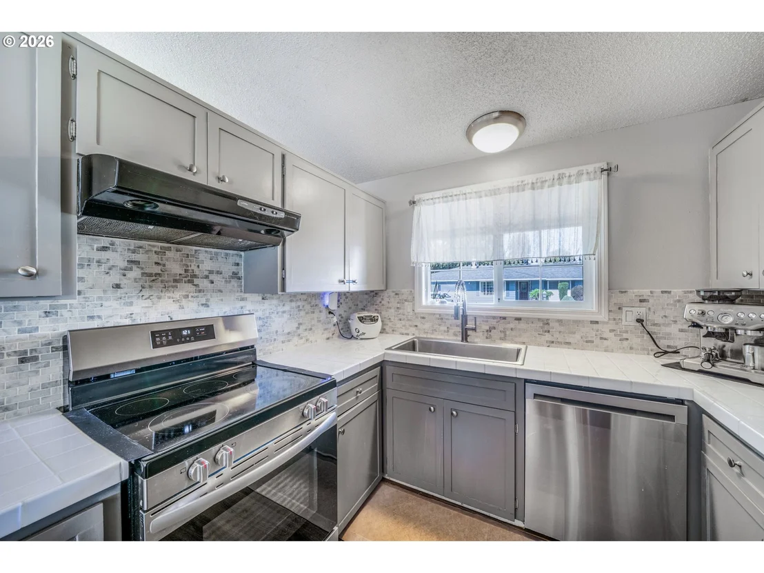 Photo of 276 KNIGHT AVE