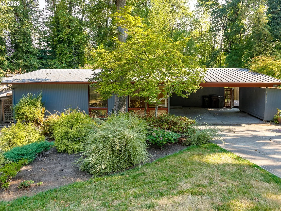 Photo of 19922 WHITE CLOUD CIR