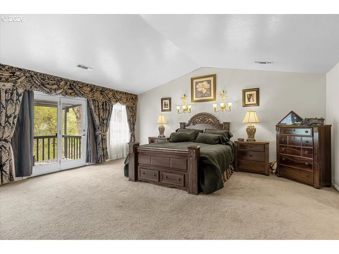 Photo of 113 WALNUT DR