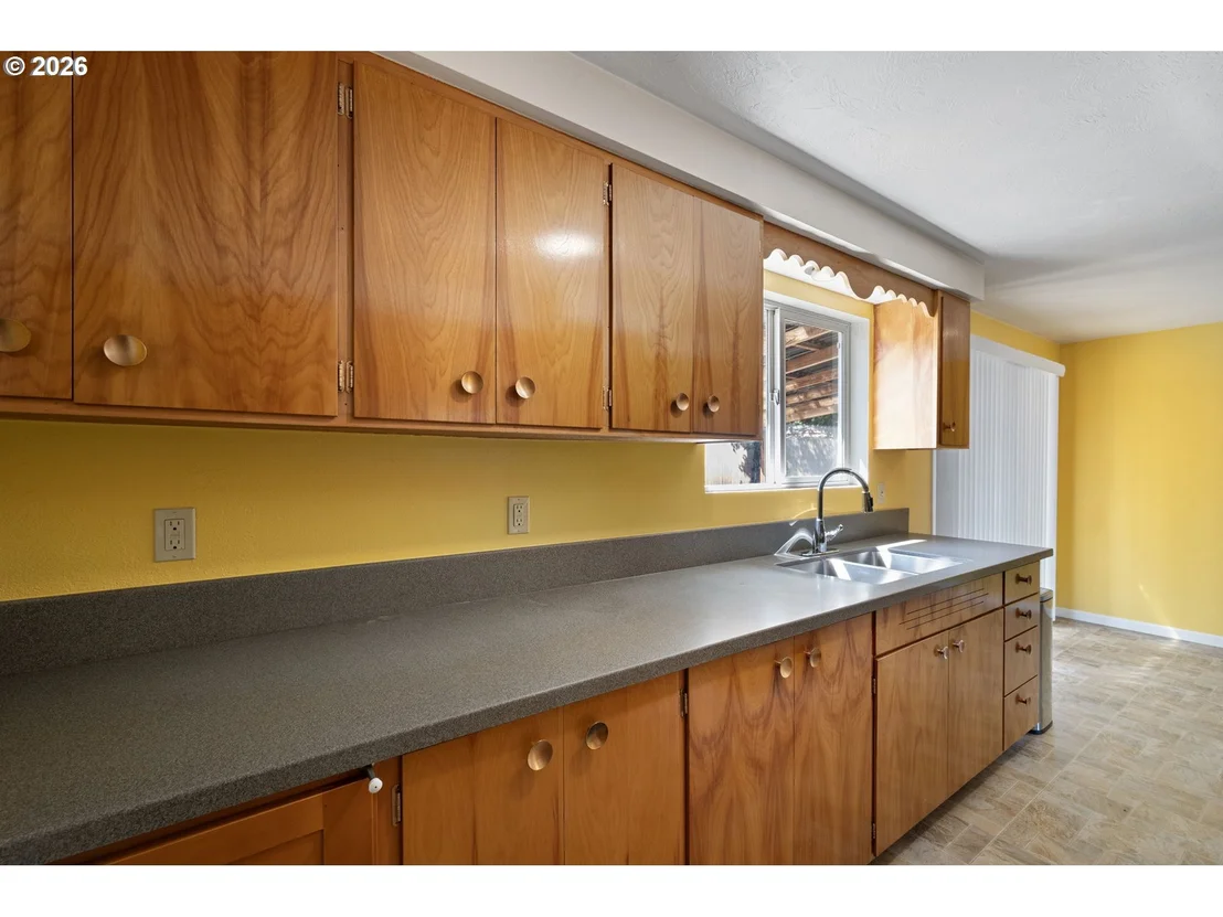 Photo of 130 E 31ST AVE