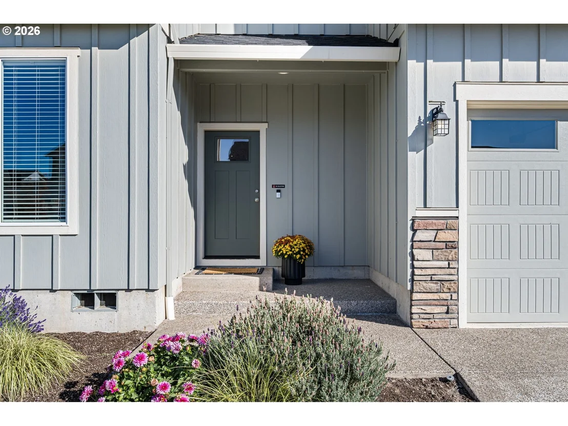 Photo of 2452 W 9TH AVE