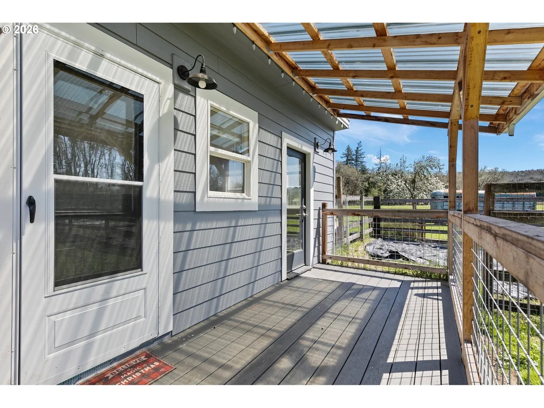 Photo of 78659 SEARS RD