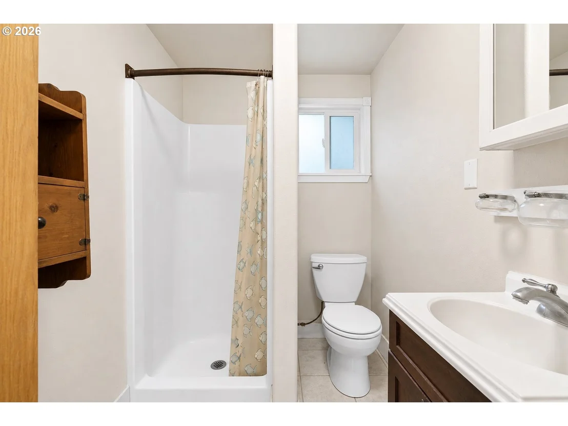 Photo of 16024 LEONA LN