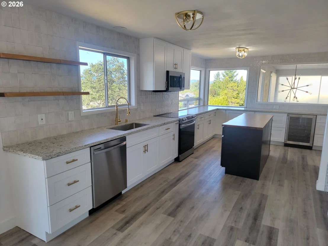 Photo of 2460 W 21ST AVE