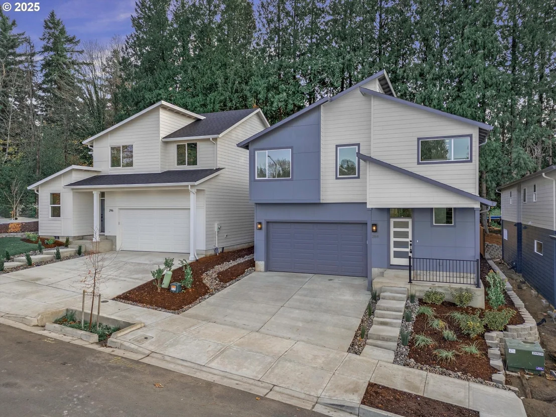 Photo of 284 NW MAWRCREST AVE