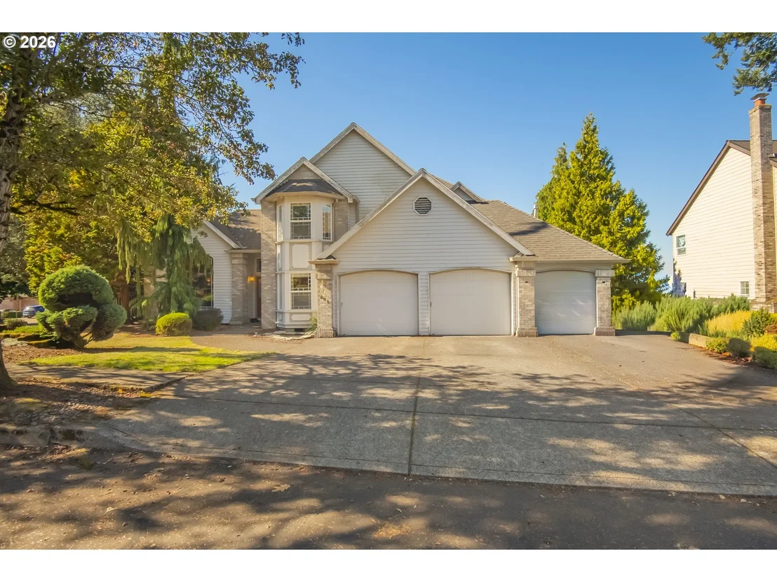 Photo of 501 NW MAWRCREST PL