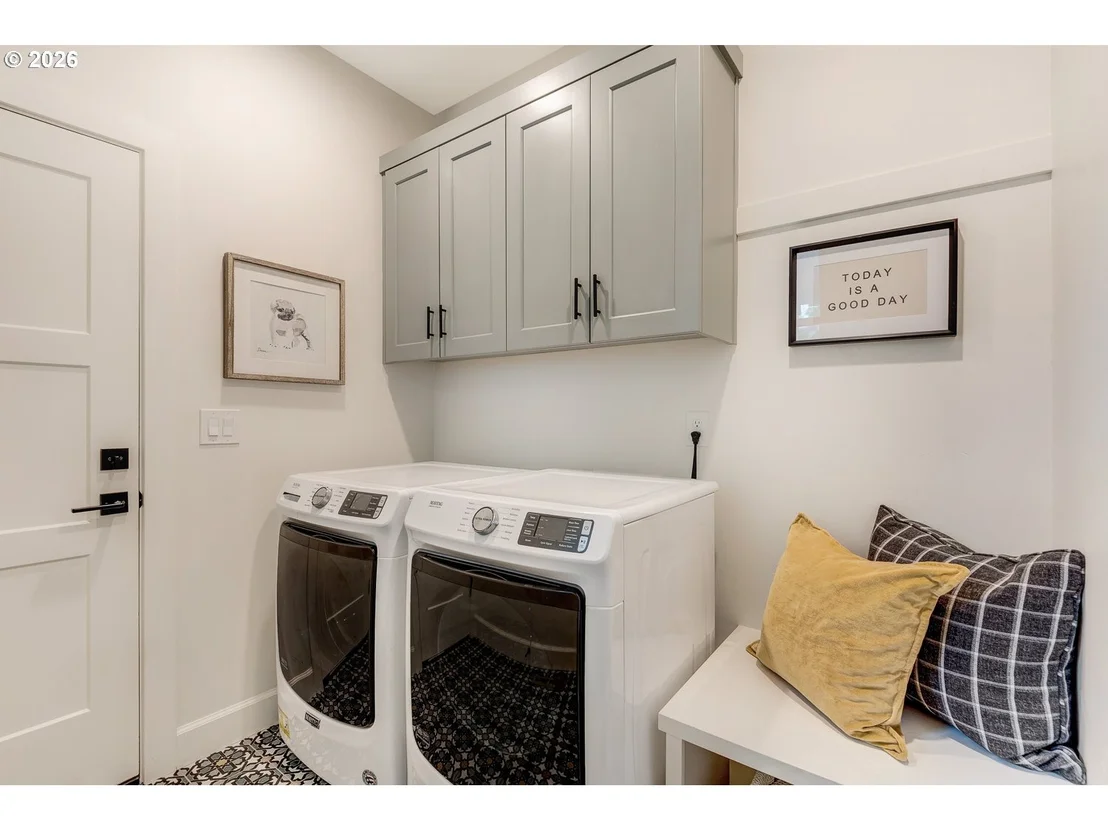 Photo of 2424 NW CROSSING DR