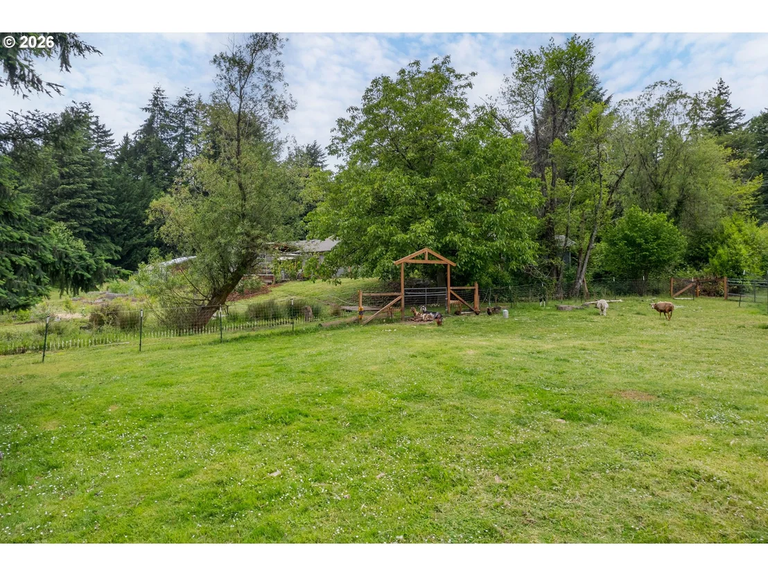 Photo of 44518 MCKENZIE HWY