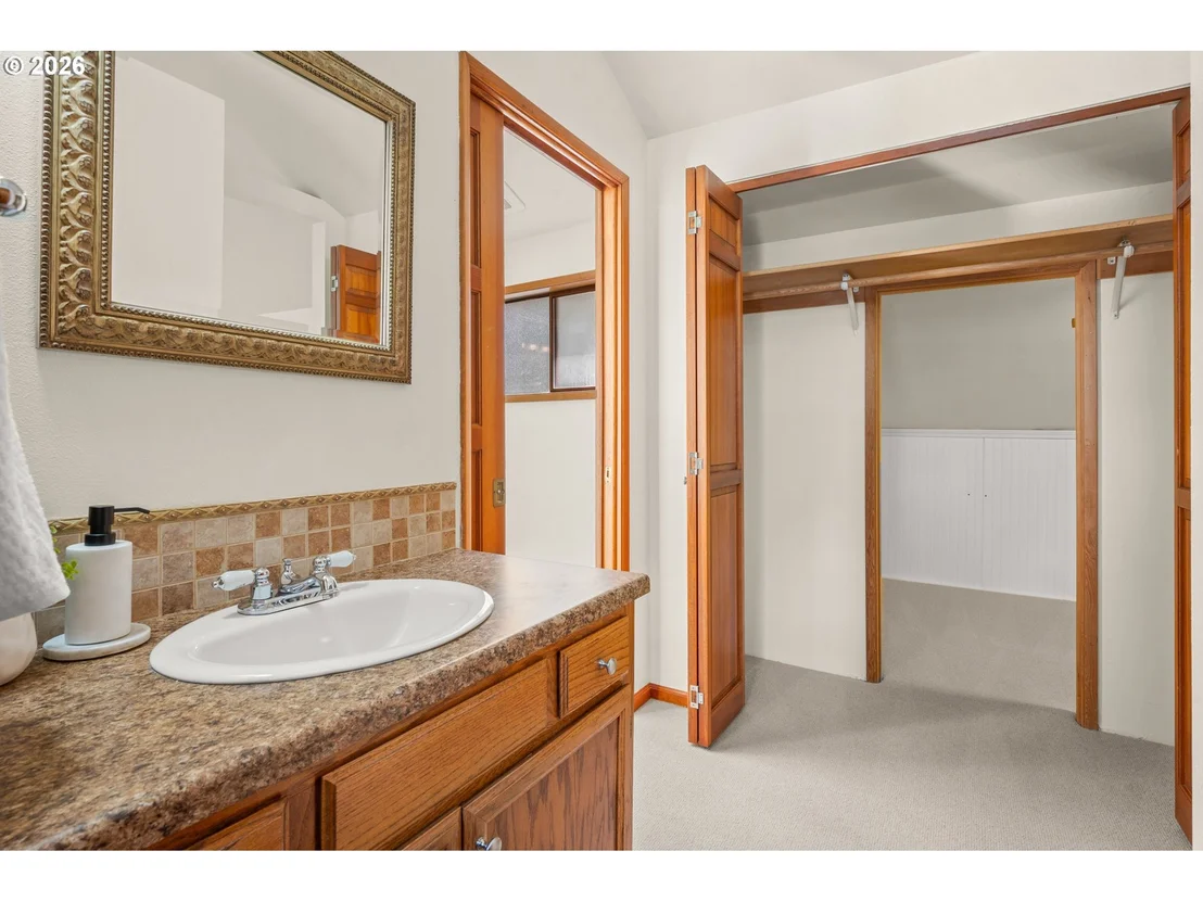 Photo of 3965 SPRING BLVD
