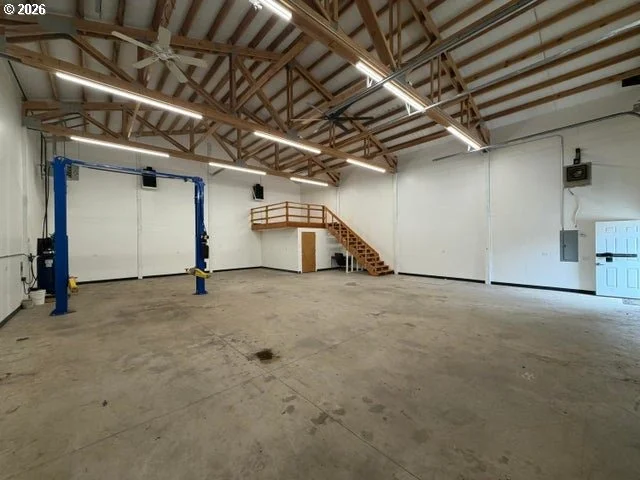 Photo of 17037 DOWNEY RD