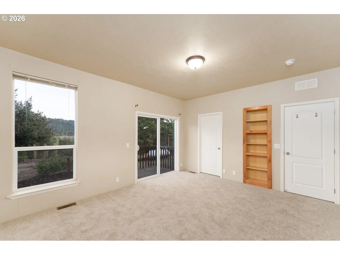 Photo of 1623 LOWER CREST RD